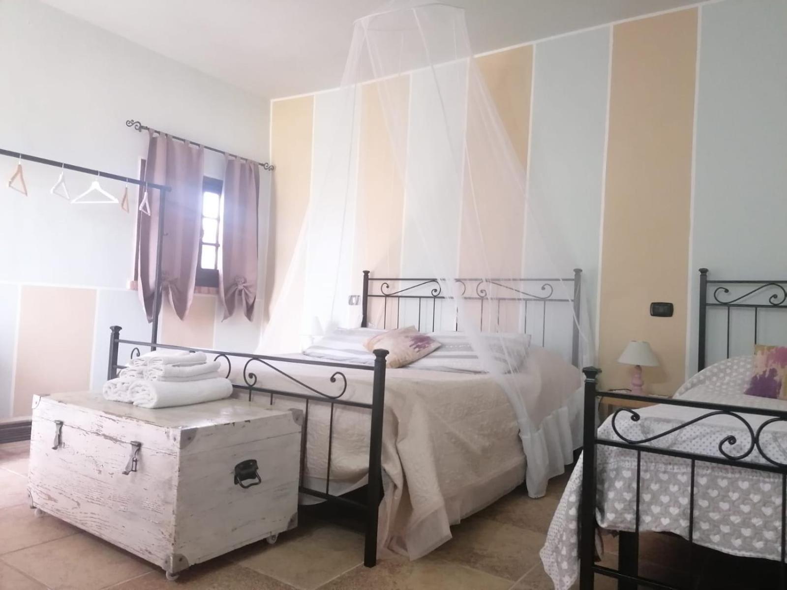 Casale Cavatella Bed & Breakfast Sermoneta Exterior photo