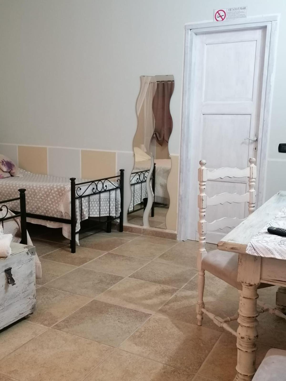 Casale Cavatella Bed & Breakfast Sermoneta Exterior photo